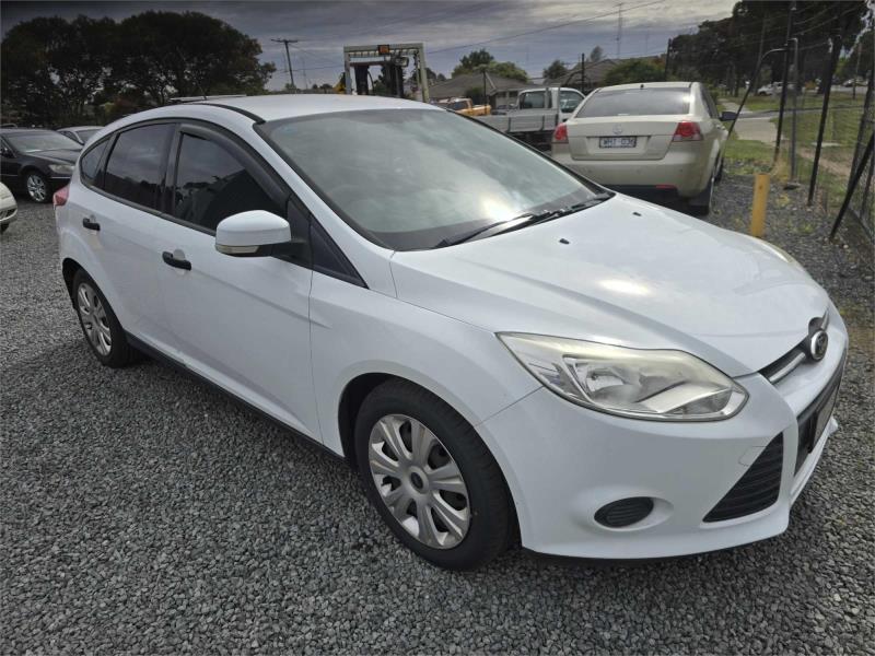 2011 FORD FOCUS 5D HATCHBACK AMBIENTE LW